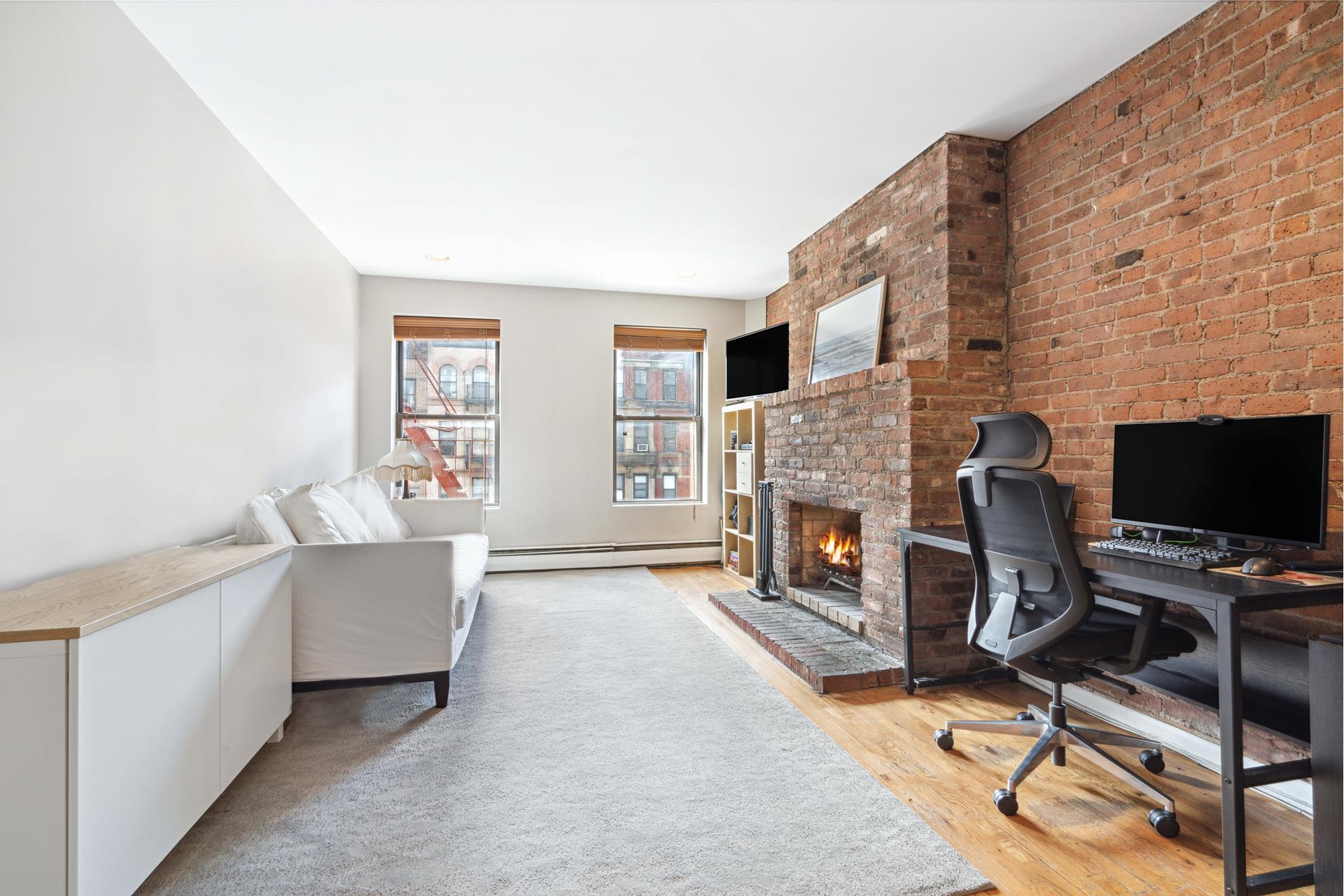 788 9th Avenue 4B, Hells Kitchen, Midtown West, NYC - 1 Bedrooms  
1 Bathrooms  
3 Rooms - 