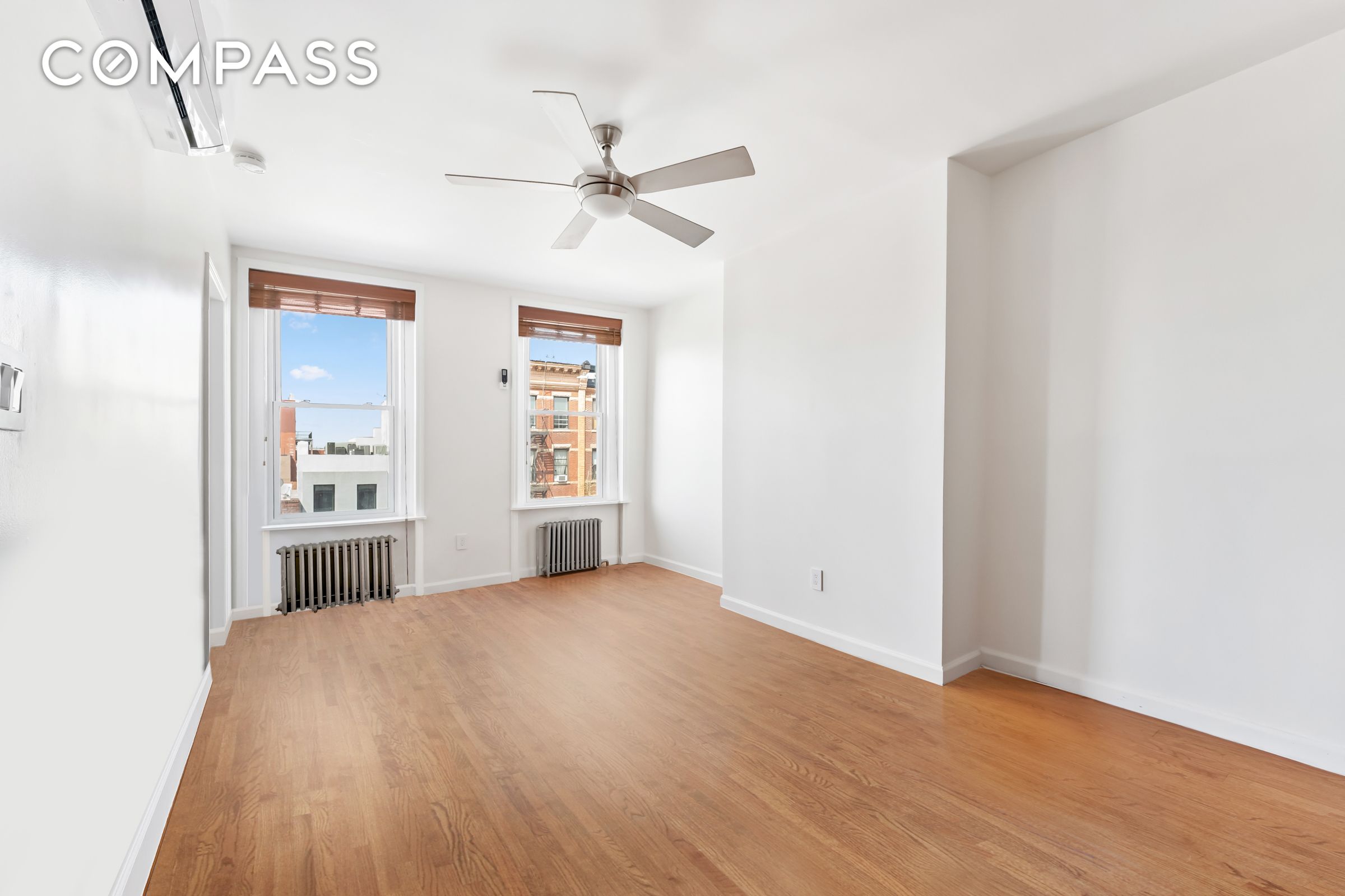 485 3rd Avenue 3, Gowanus, Brooklyn, New York - 2 Bedrooms  
2 Bathrooms  
3 Rooms - 