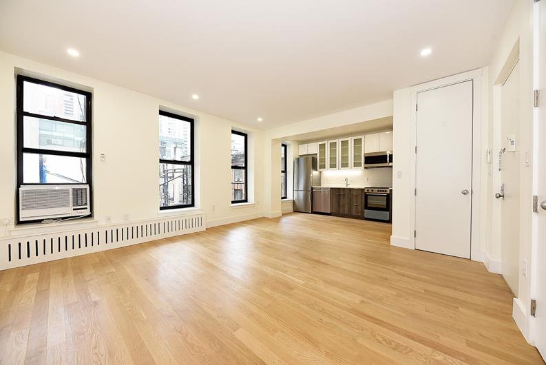 245 East 55th Street 3-R, Turtle Bay, Midtown East, NYC - 2 Bedrooms  
2 Bathrooms  
3 Rooms - 