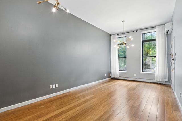 47 West 131st Street H-1, West Harlem, Upper Manhattan, NYC - 3 Bedrooms  
2 Bathrooms  
6 Rooms - 