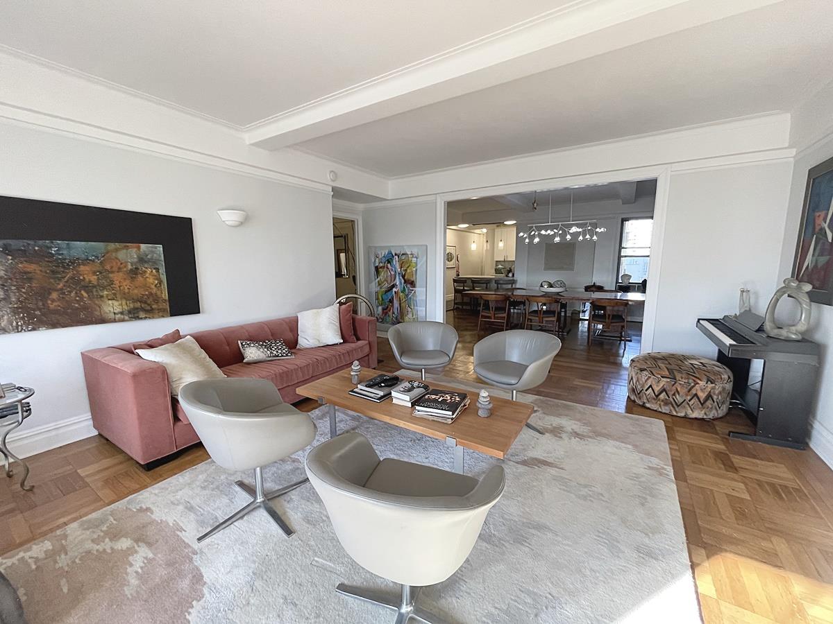 350 Central Park 7-C, Central Park West, Upper West Side, NYC - 4 Bedrooms  
3 Bathrooms  
7 Rooms - 