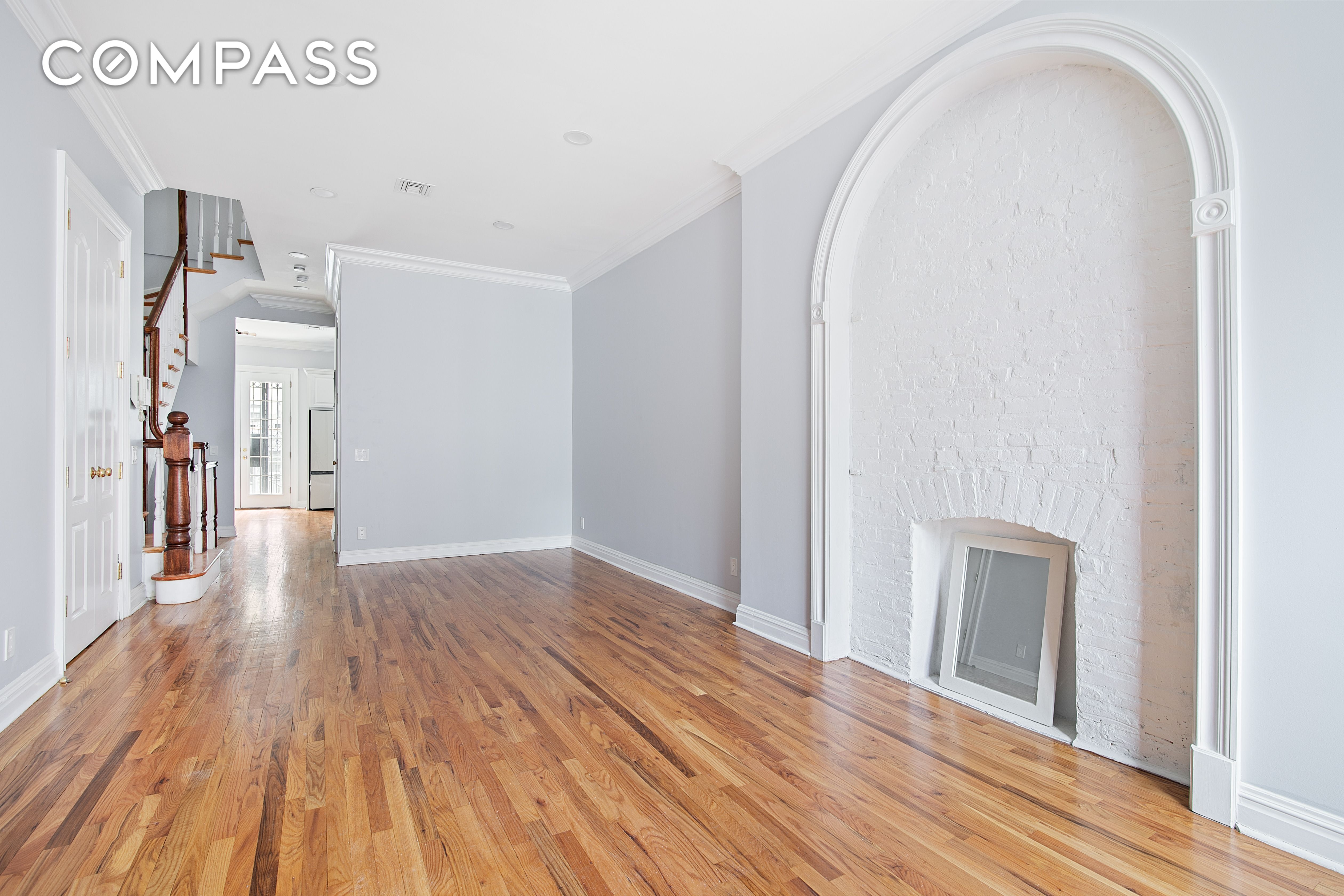 116 West 116th Street 2, Harlem, Upper Manhattan, NYC - 3 Bedrooms  
2.5 Bathrooms  
5 Rooms - 