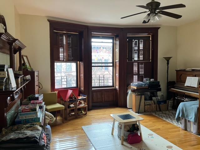 232 West 137th Street 3-Flr, West Harlem, Upper Manhattan, NYC - 1 Bedrooms  
1 Bathrooms  
4 Rooms - 