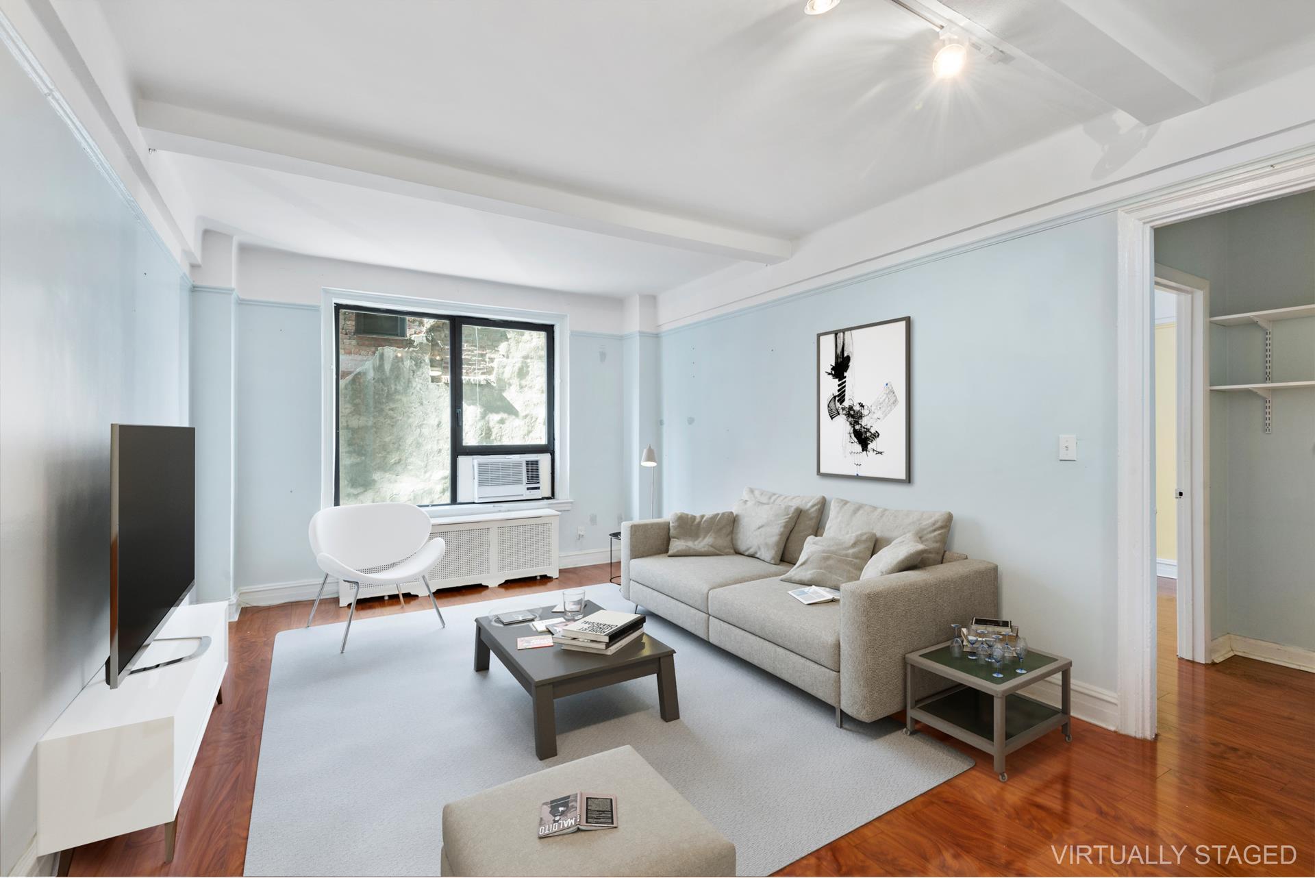 235 West 102nd Street 4O, Upper West Side, Upper West Side, NYC - 1 Bedrooms  
1 Bathrooms  
3 Rooms - 