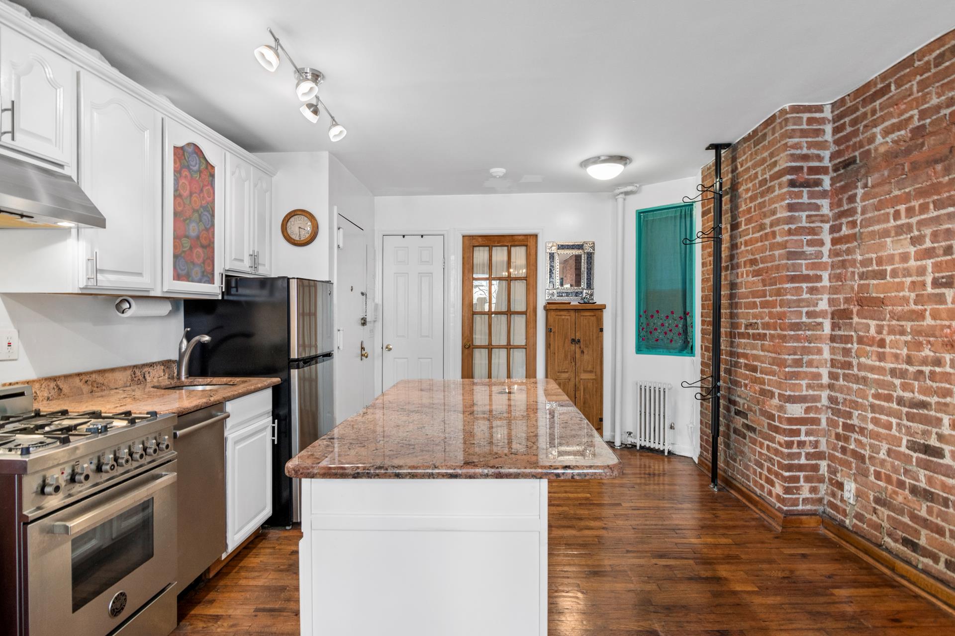 220 E 82ND Street, New York, NY 10028, 1 Bedroom Bedrooms, 3 Rooms Rooms,1 BathroomBathrooms,Residential,For Sale,82ND,RPLU-5122951805