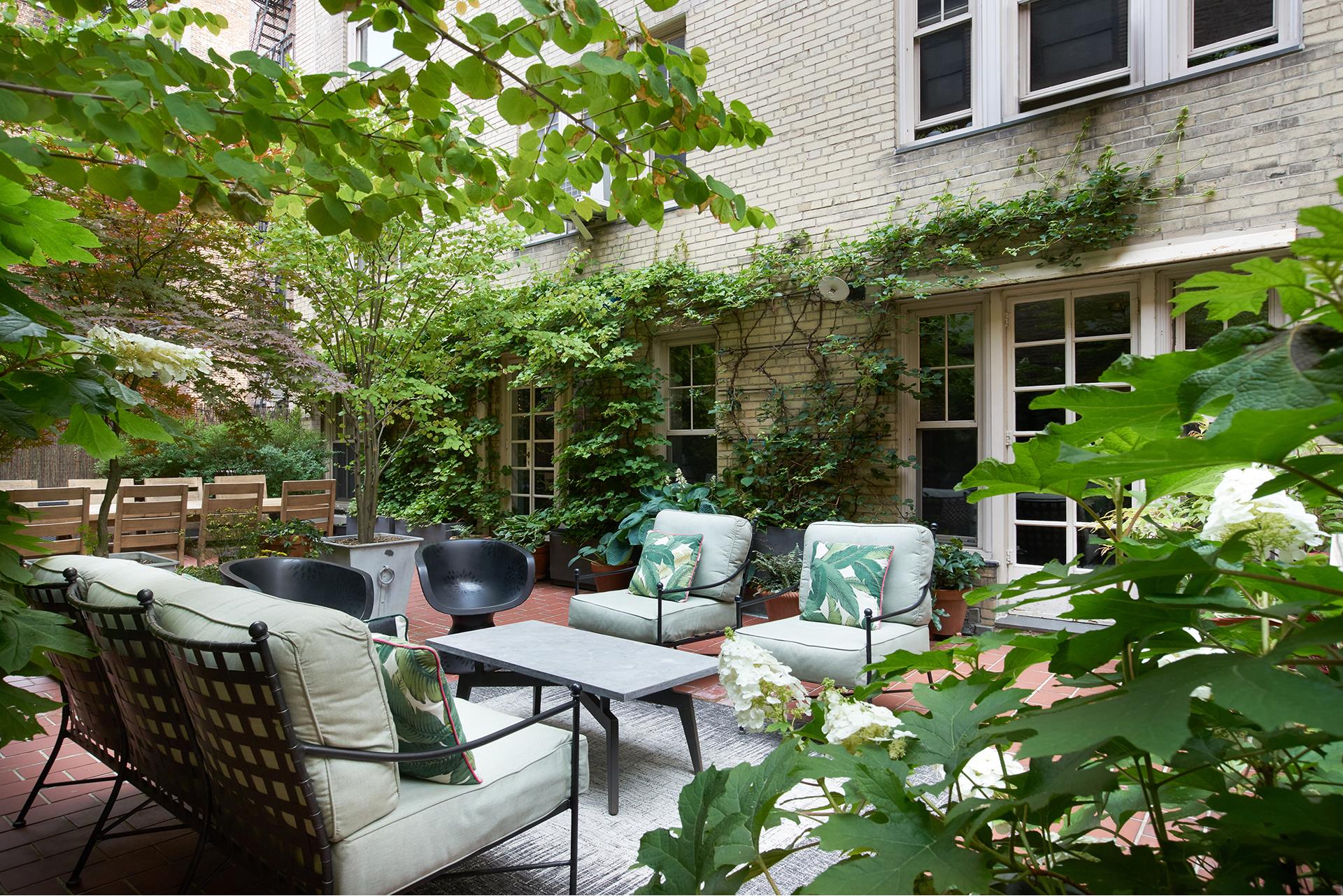 45 Christopher Street 1C, West Village, Downtown, NYC - 2 Bedrooms  
2 Bathrooms  
5 Rooms - 