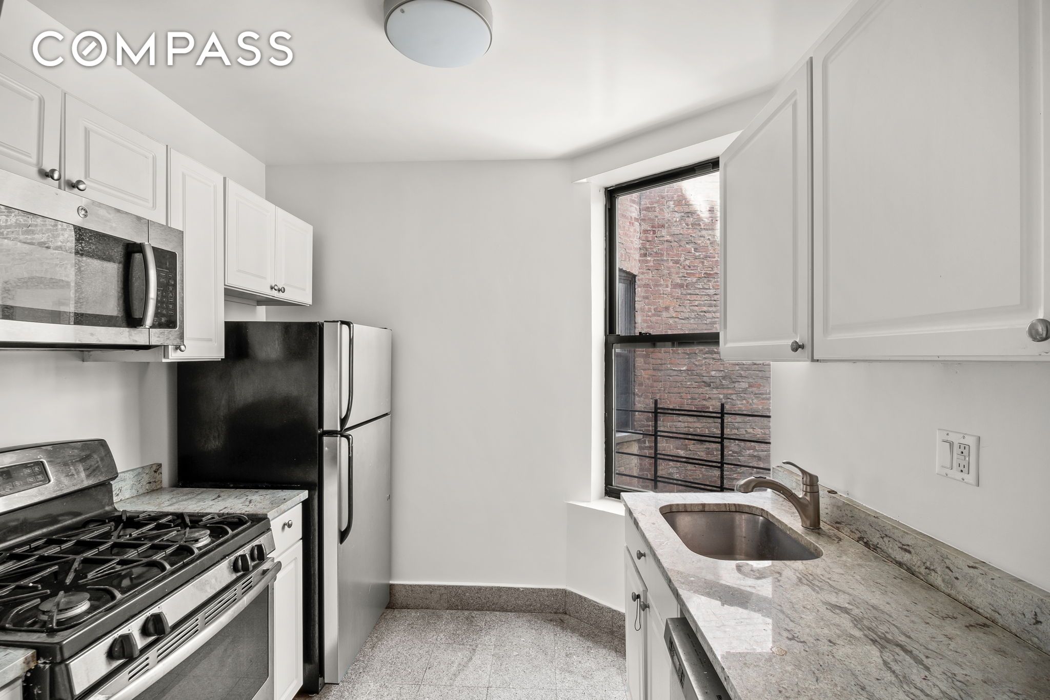76 St Nicholas Place 33, Hamilton Heights, Upper Manhattan, NYC - 1 Bedrooms  
1 Bathrooms  
3 Rooms - 