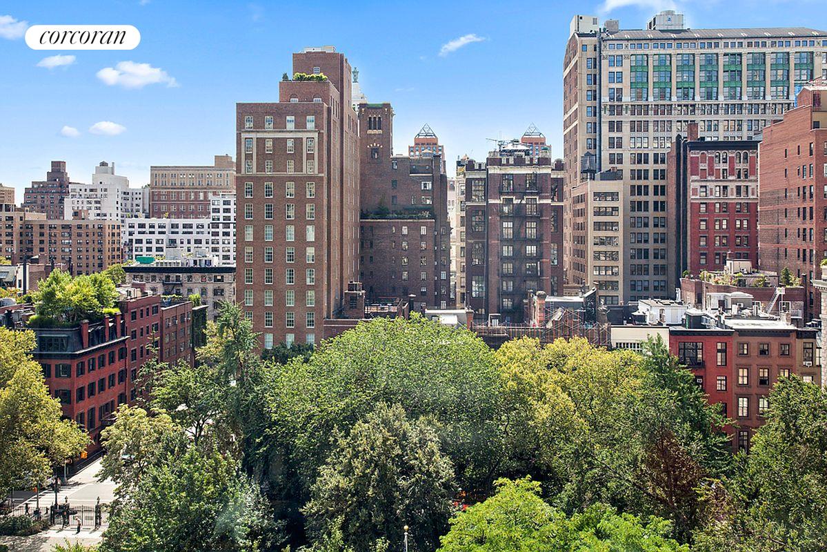 50 Gramercy Park 15Ab, Gramercy Park, Downtown, NYC - 3 Bedrooms  
2.5 Bathrooms  
7 Rooms - 