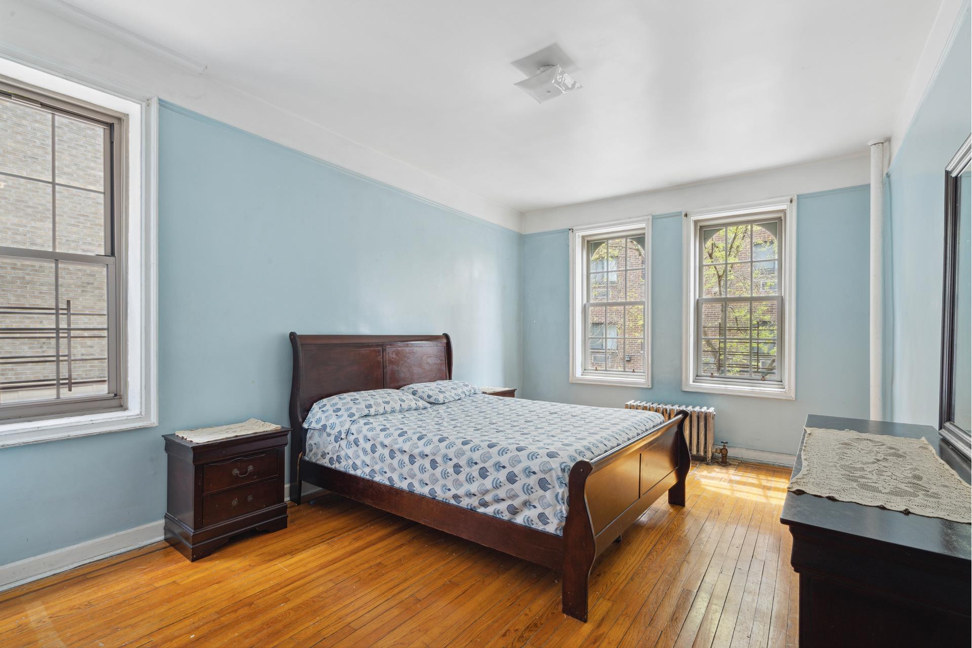 1100 GRAND CONCOURSE, New York, NY 10456, 3 Bedrooms Bedrooms, 6 Rooms Rooms,2 BathroomsBathrooms,Residential,For Sale,GRAND CONCOURSE,RPLU-5122965860