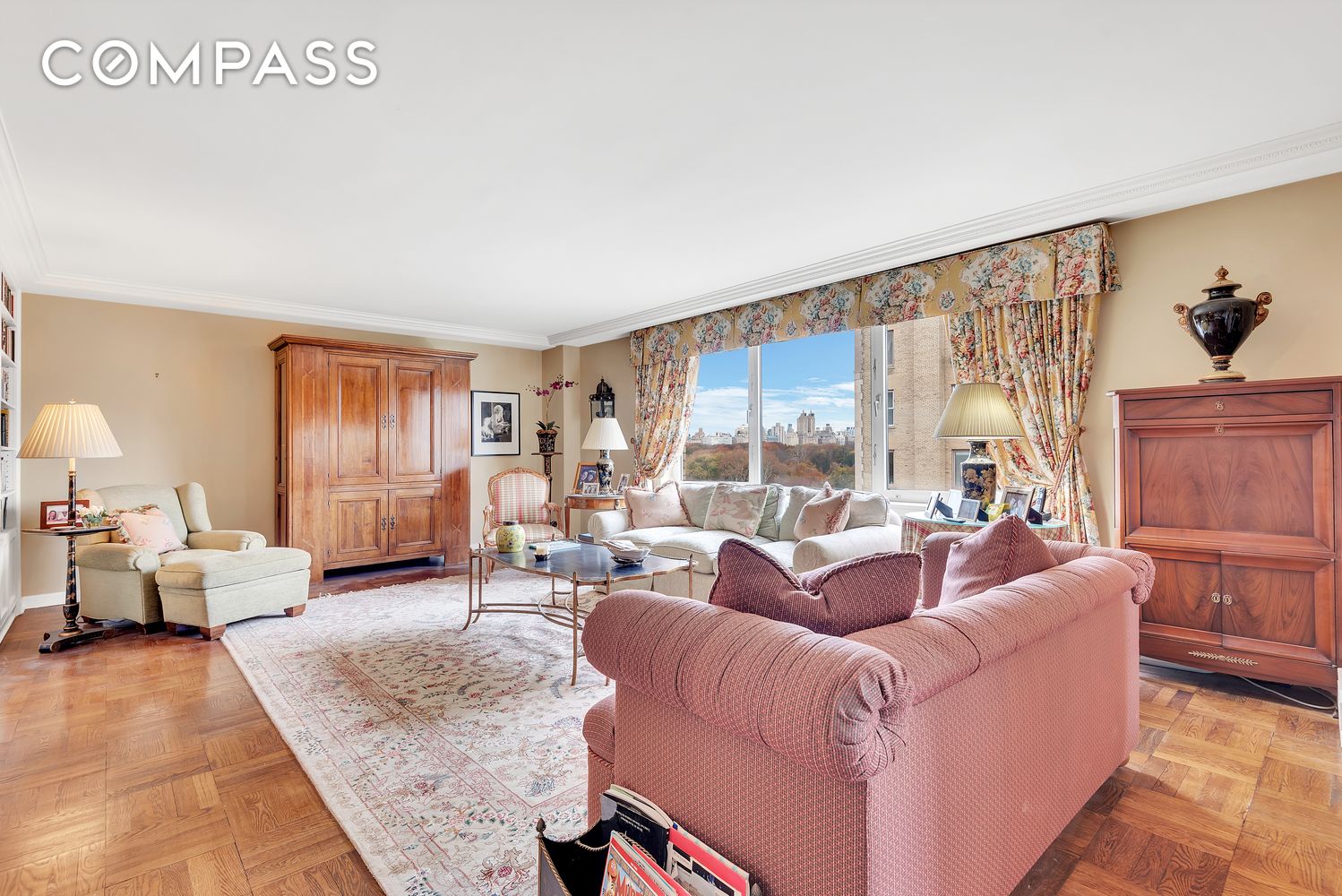 936 5th Avenue 14B, Lenox Hill, Upper East Side, NYC - 3 Bedrooms  
4 Bathrooms  
7 Rooms - 