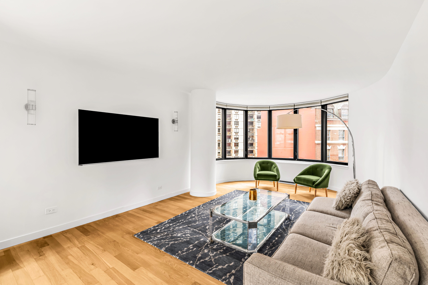 330 East 38th Street 6E, Murray Hill, Midtown East, NYC - 2 Bedrooms  
2 Bathrooms  
5 Rooms - 
