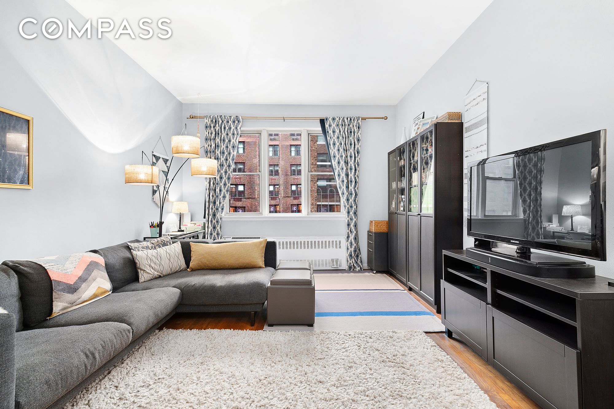 421 West 57th Street 5A, Hell S Kitchen, Midtown West, NYC - 1 Bedrooms  
1 Bathrooms  
3 Rooms - 