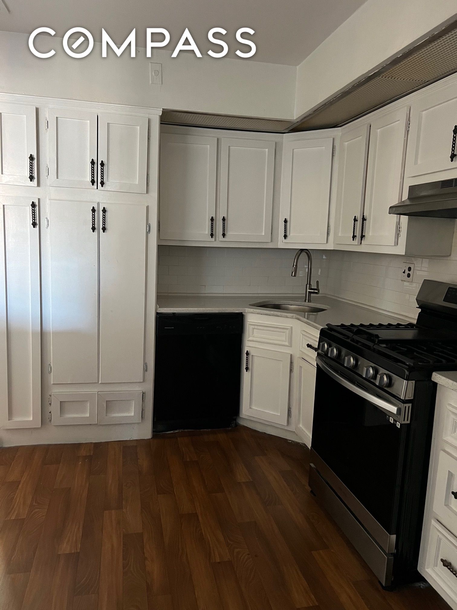 1248 East 73rd Street 2, Canarsie And Flatlands, Brooklyn, New York - 3 Bedrooms  
1.5 Bathrooms  
6 Rooms - 