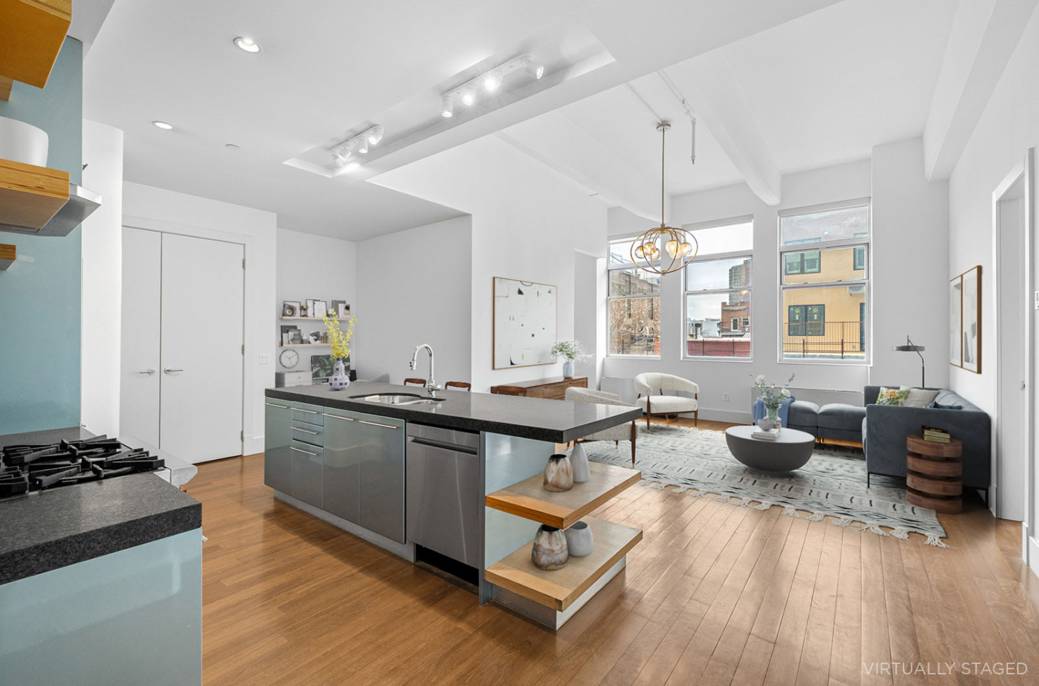 60 Broadway 3U, Williamsburg, Brooklyn, New York - 2 Bedrooms  
1.5 Bathrooms  
4 Rooms - 