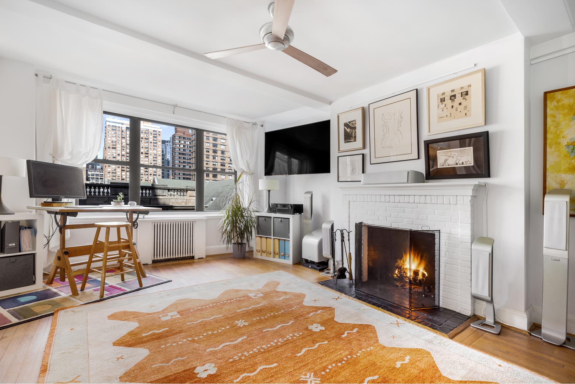 140 East 28th Street 8De, Gramercy Park And Murray Hill, Downtown, NYC - 2 Bedrooms  
2 Bathrooms  
5 Rooms - 