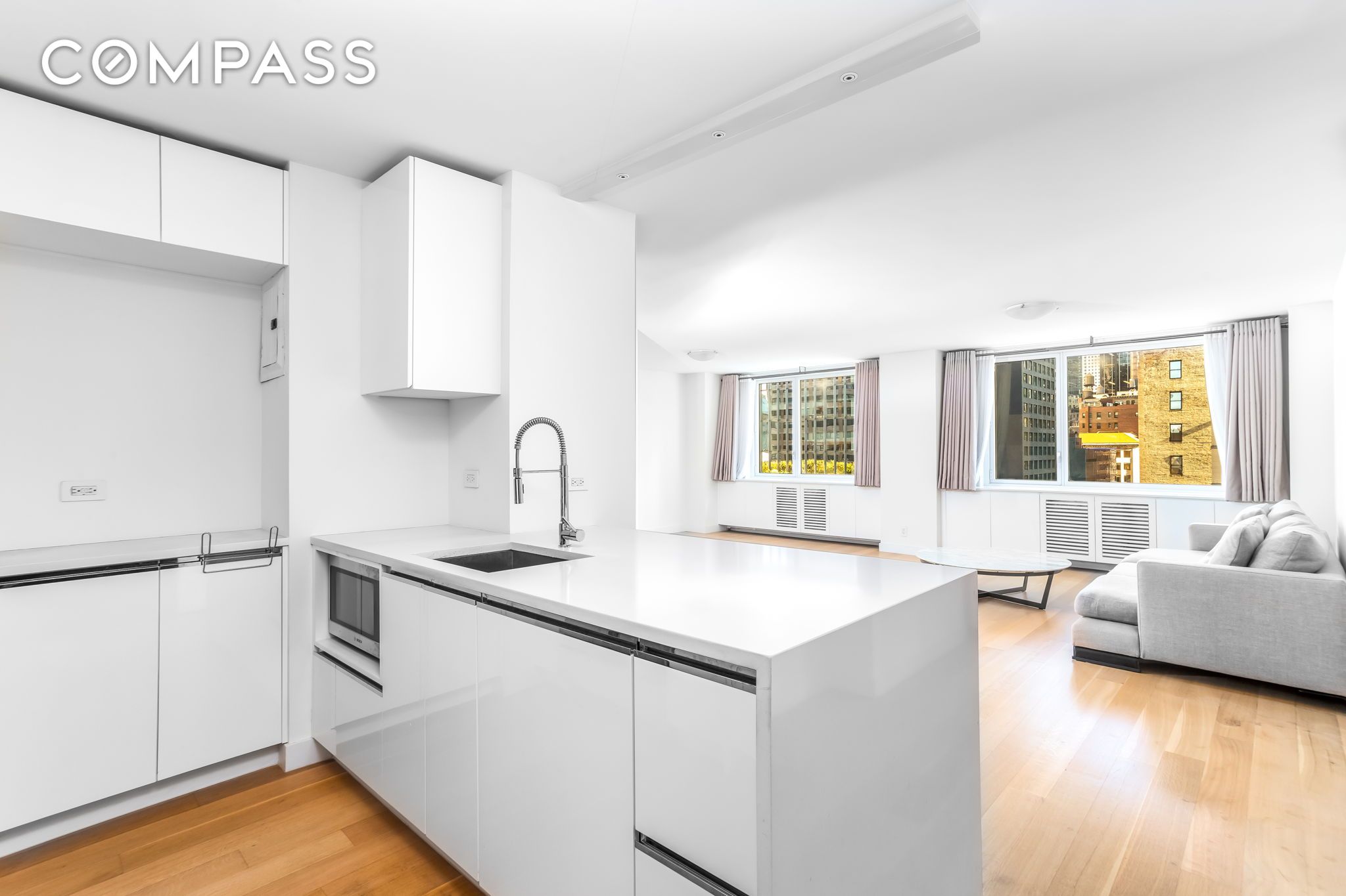 Photo 1 of 301 West 53rd Street 10F, Midtown West, NYC, $7,200, Web #: 1068185501