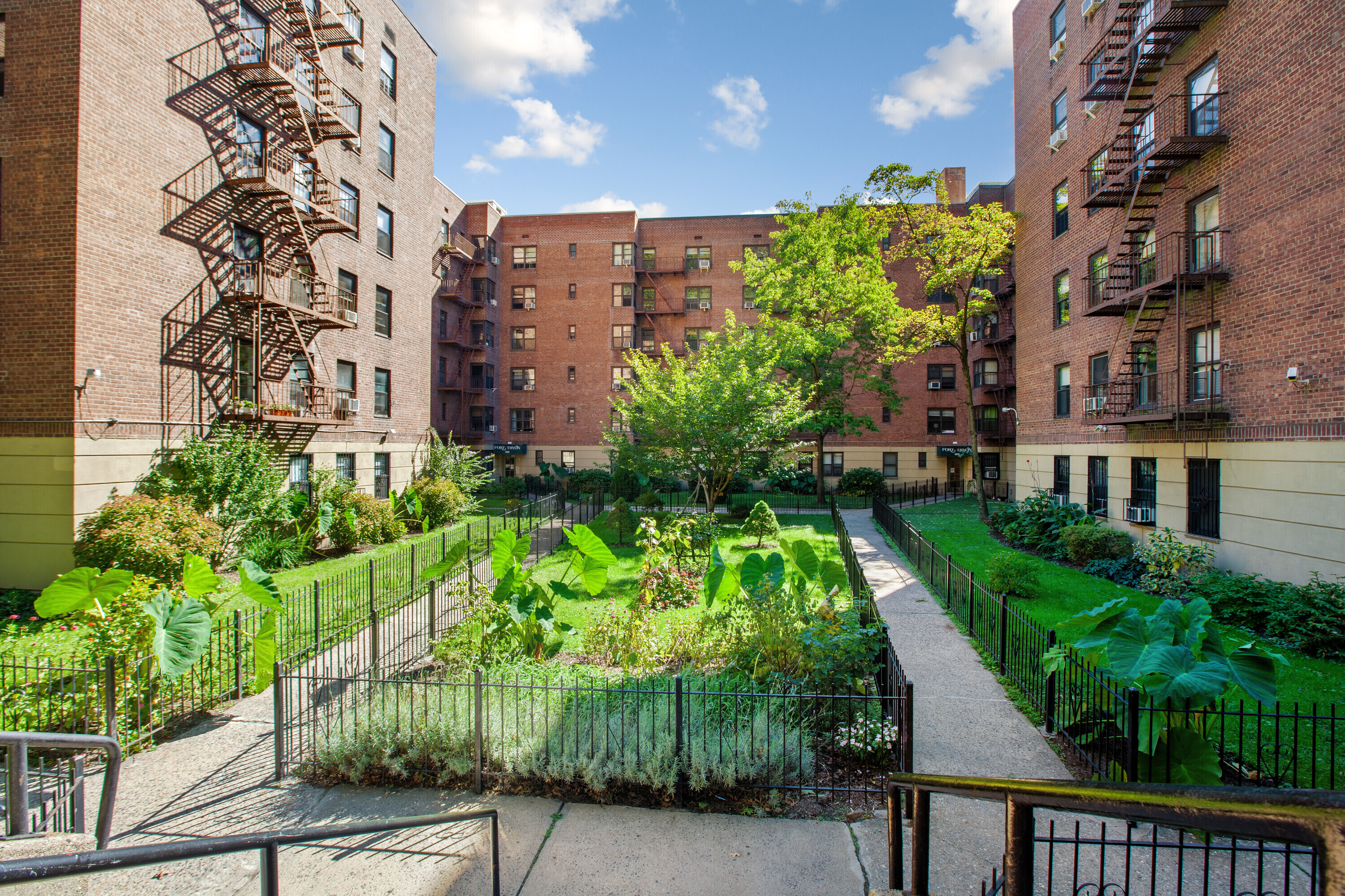 259 Bennett Avenue, New York, NY 10040, 1 Bedroom Bedrooms, 3 Rooms Rooms,1 BathroomBathrooms,Residential,For Sale,245-303 Bennett Ave | Fort Tryon Gardens,Bennett,PRCH-8350882