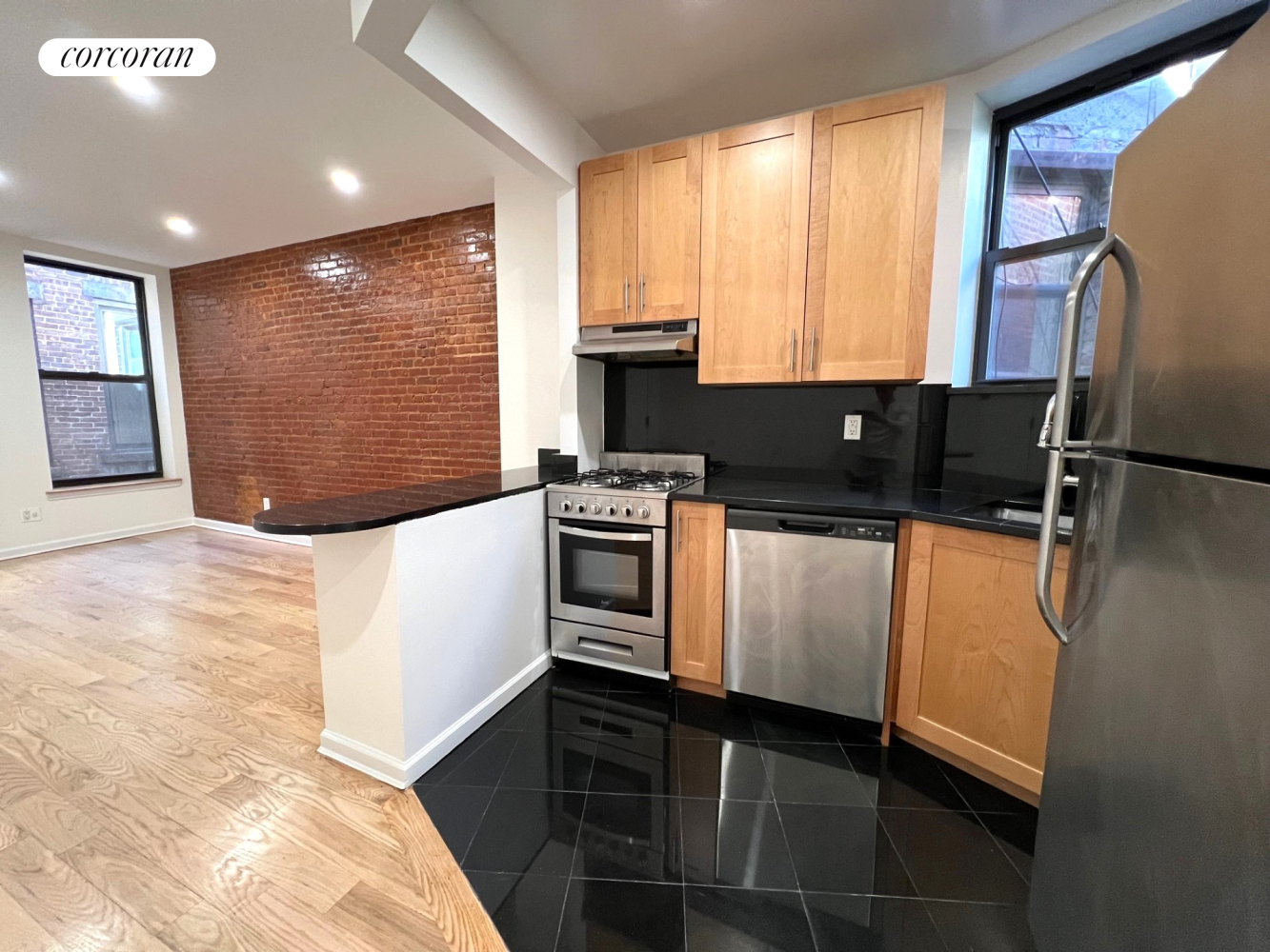 149 East 81st Street 5W, Upper East Side, Upper East Side, NYC - 3 Bedrooms  
2 Bathrooms  
5 Rooms - 