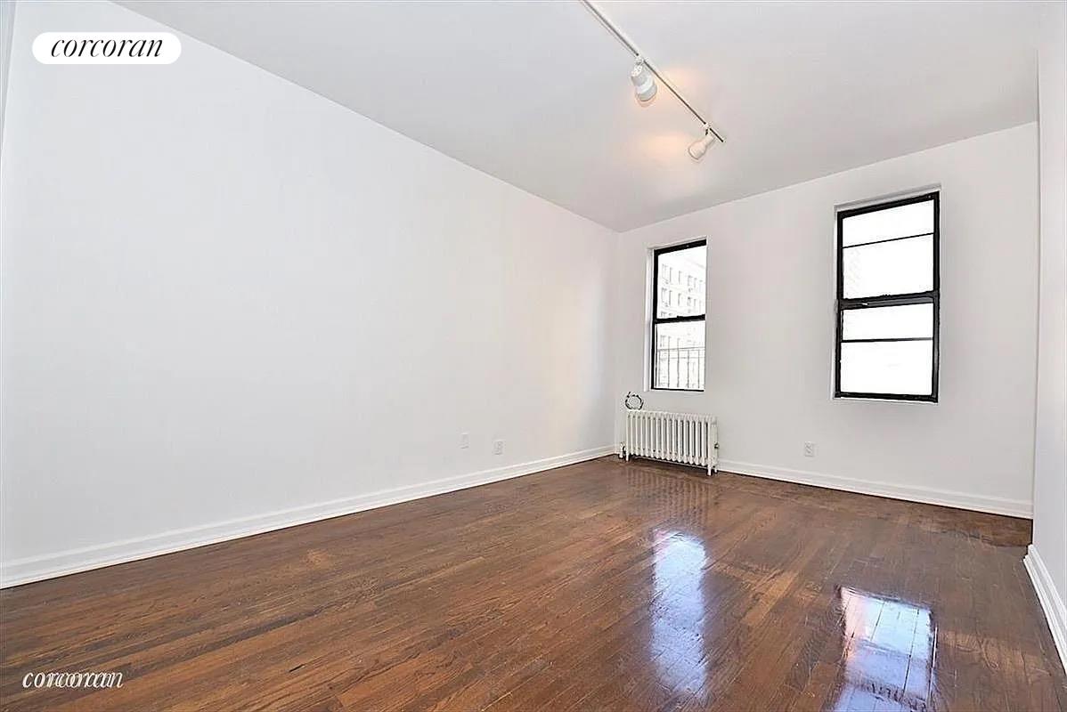 301 East 95th Street 4B, Yorkville, Upper East Side, NYC - 1 Bedrooms  
1 Bathrooms  
3 Rooms - 