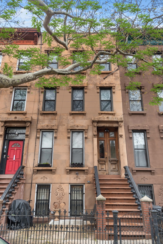 787 Quincy Street, Stuyvesant Heights, Downtown, NYC - 10 Bedrooms  
4 Bathrooms  
14 Rooms - 