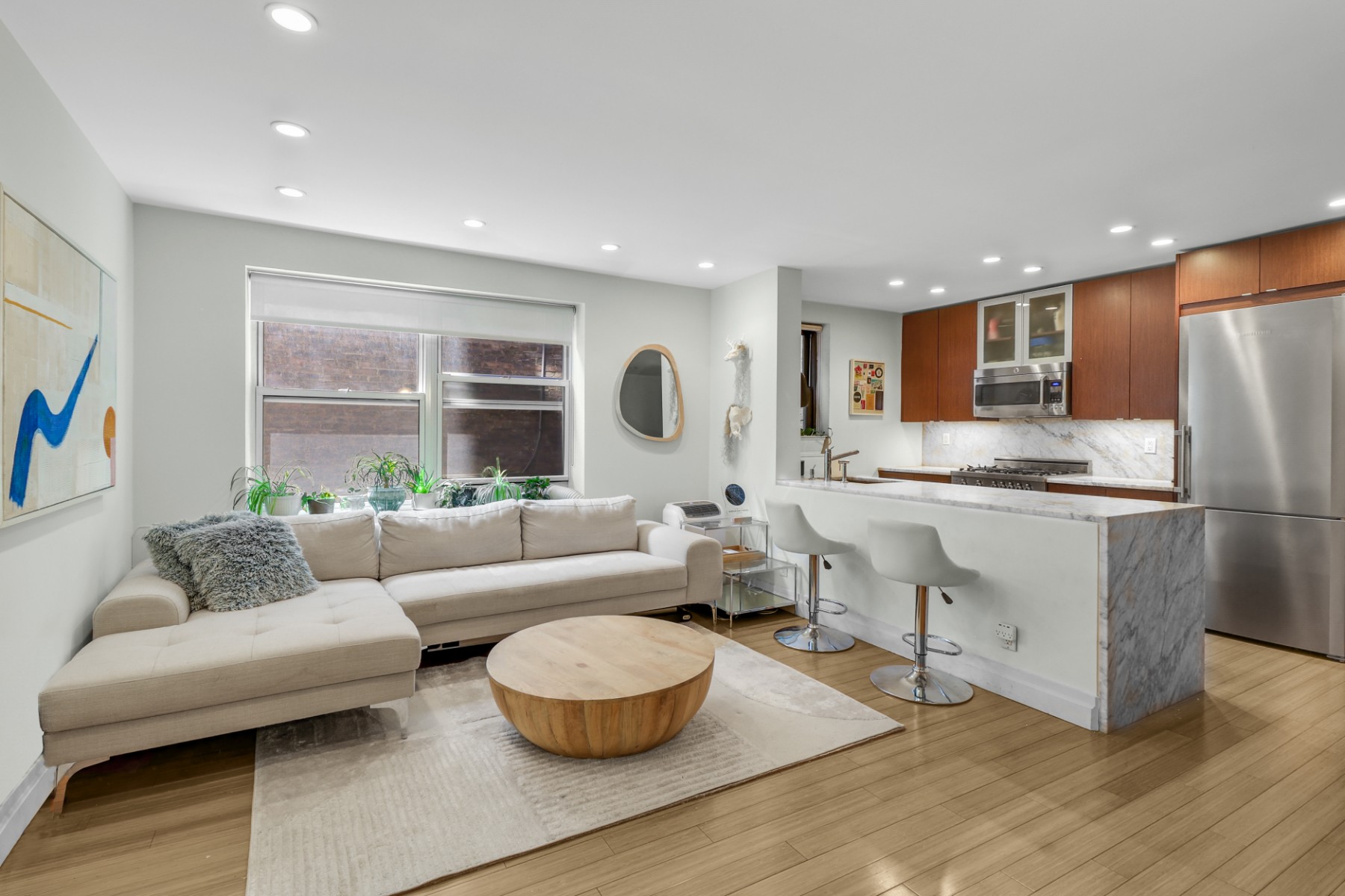 82 Irving Place 3C, Gramercy Park, Downtown, NYC - 1 Bedrooms  
1 Bathrooms  
3 Rooms - 