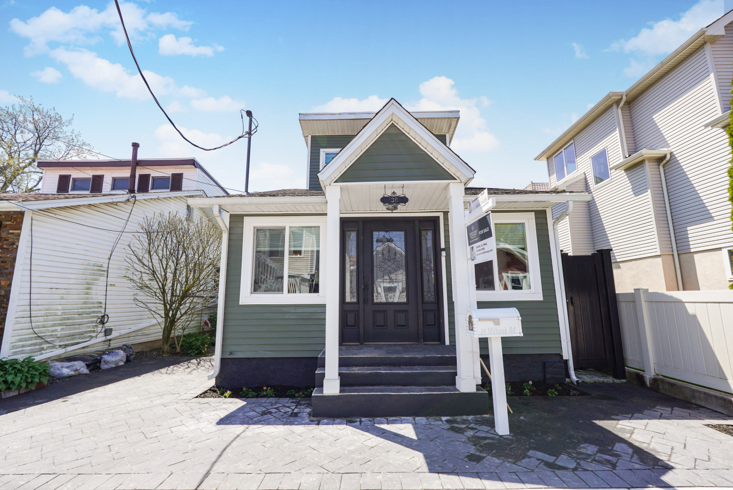 38 Milbank Road, New Dorp Beach,  - 2 Bedrooms  
1 Bathrooms  
5 Rooms - 