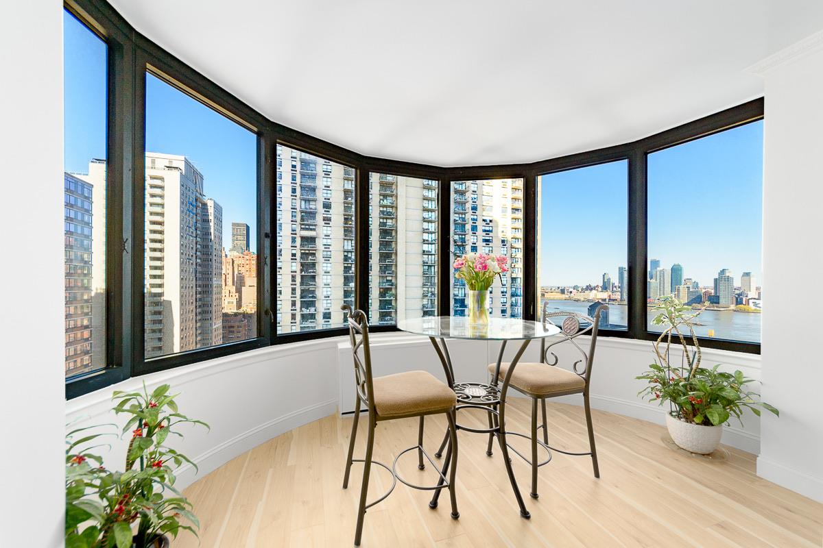 330 East 38th Street 23-G, Murray Hill, Midtown East, NYC - 1 Bedrooms  
1 Bathrooms  
3 Rooms - 