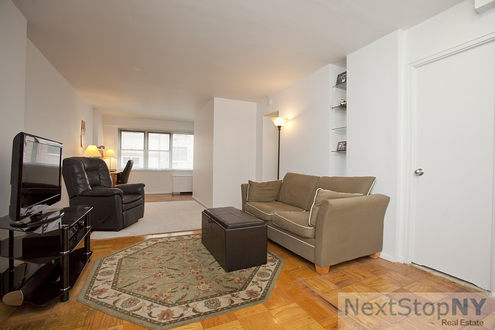 211 East 53rd Street 10M, Sutton, Midtown East, NYC - 1 Bathrooms  
3 Rooms - 