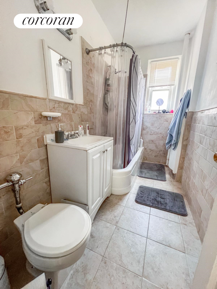 64-85 SAUNDERS Street, New York, NY 11374, 1 Bedroom Bedrooms, 3 Rooms Rooms,1 BathroomBathrooms,Residential Lease,For Rent,SAUNDERS,RPLU-33422973098