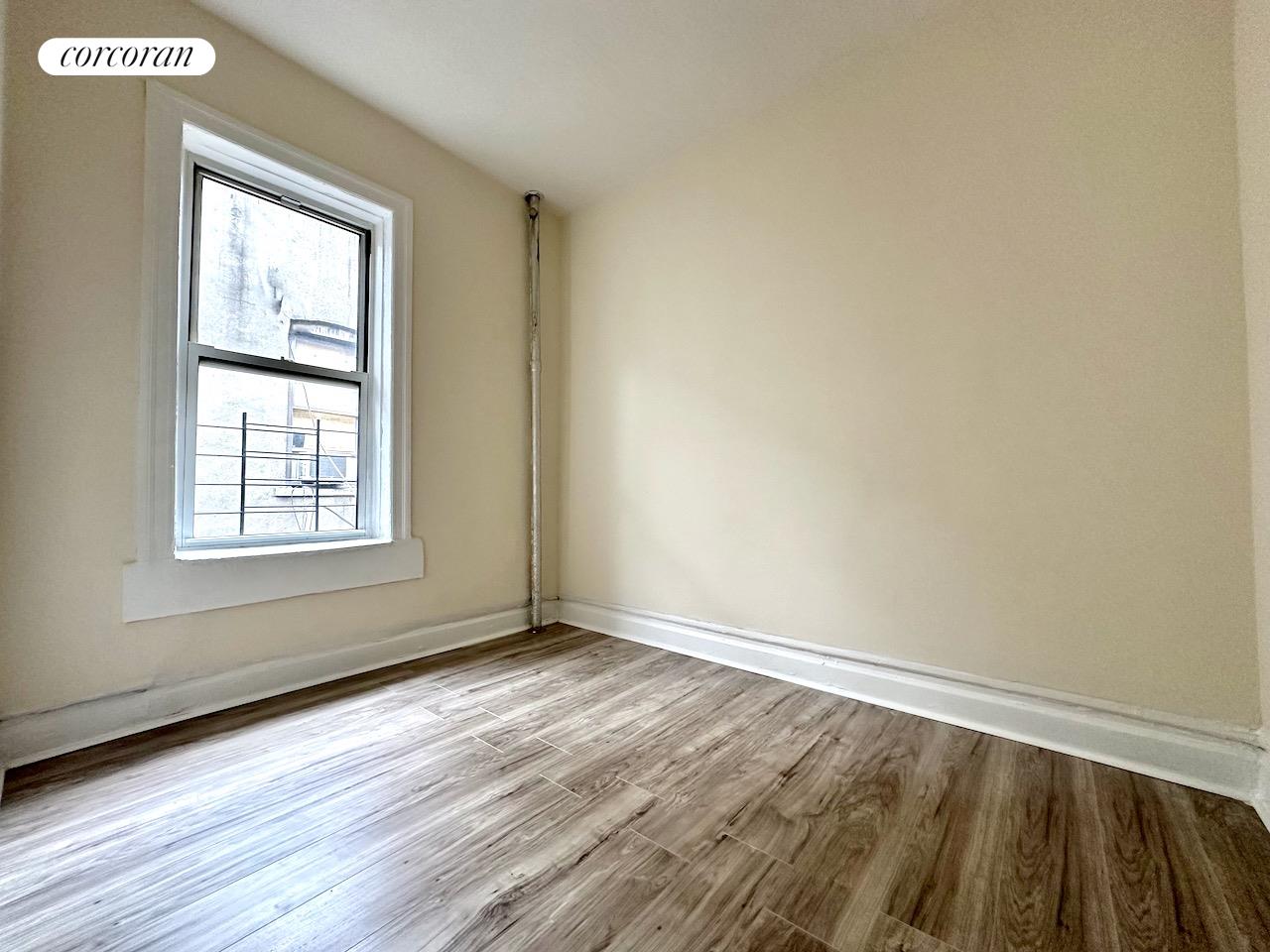 516 West 134th Street 18, Manhattanville, Upper Manhattan, NYC - 2 Bedrooms  
1 Bathrooms  
4 Rooms - 