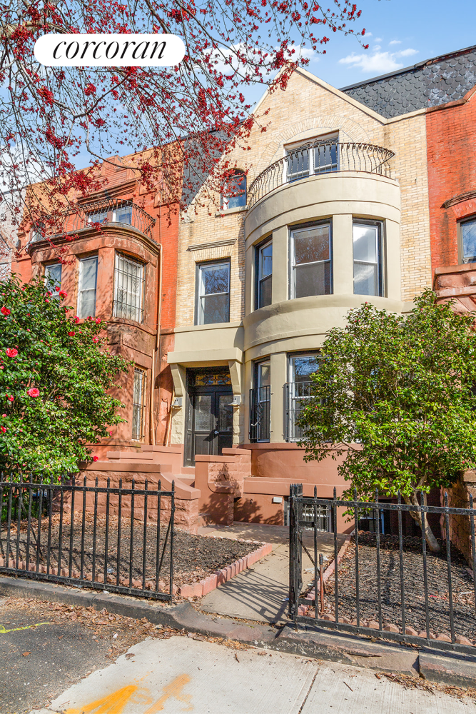 1283 Bergen Street, Crown Heights, Brooklyn, New York - 6 Bedrooms  
3.5 Bathrooms  
10 Rooms - 