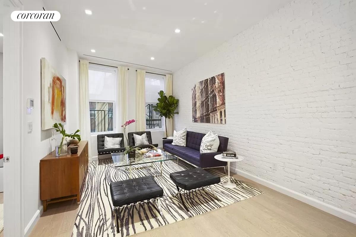 91 Crosby Street 2E, Soho, Downtown, NYC - 2 Bedrooms  
2 Bathrooms  
4 Rooms - 