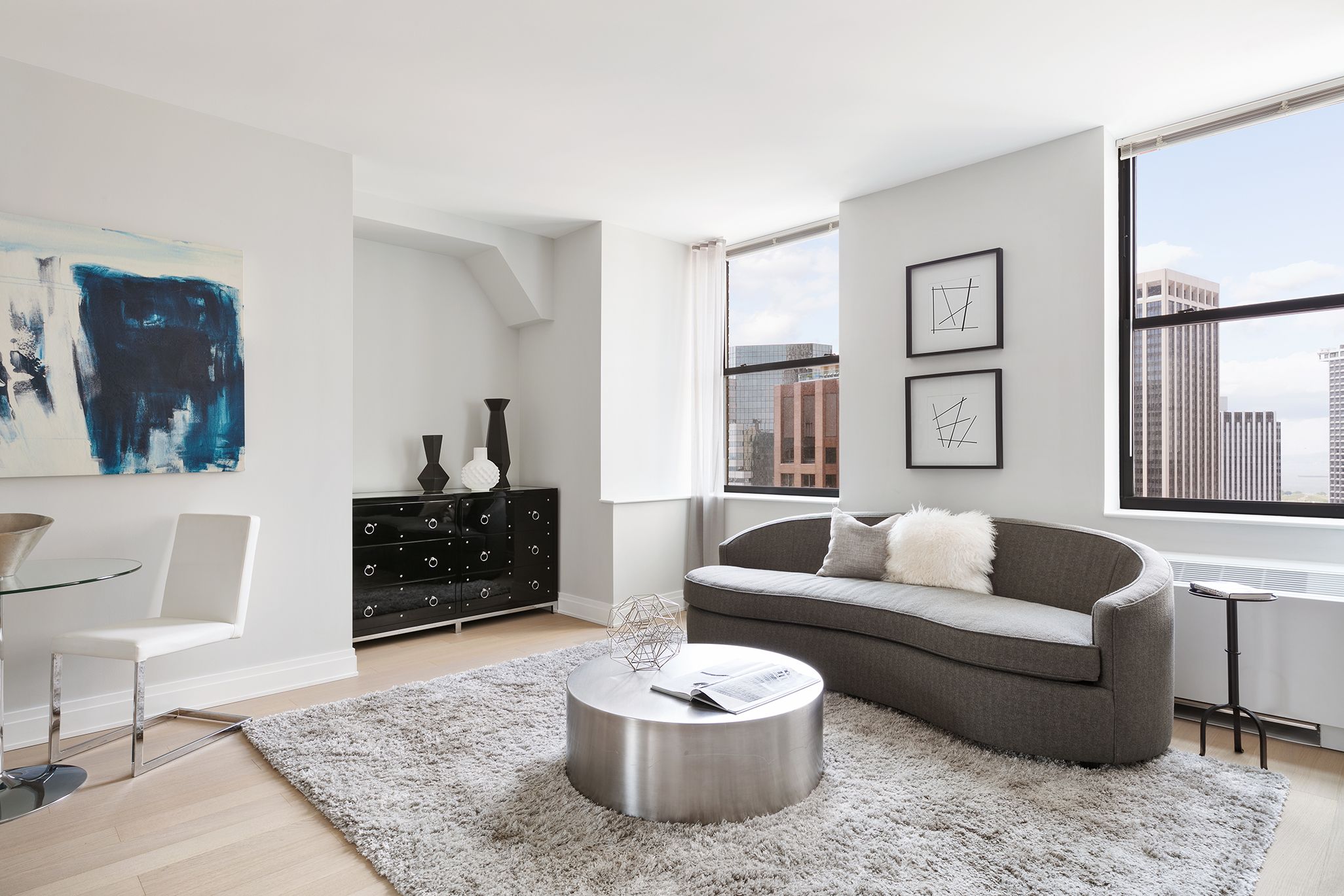 70 Pine Street 1808, Financial District, Downtown, NYC - 3 Bedrooms  
2 Bathrooms  
5 Rooms - 