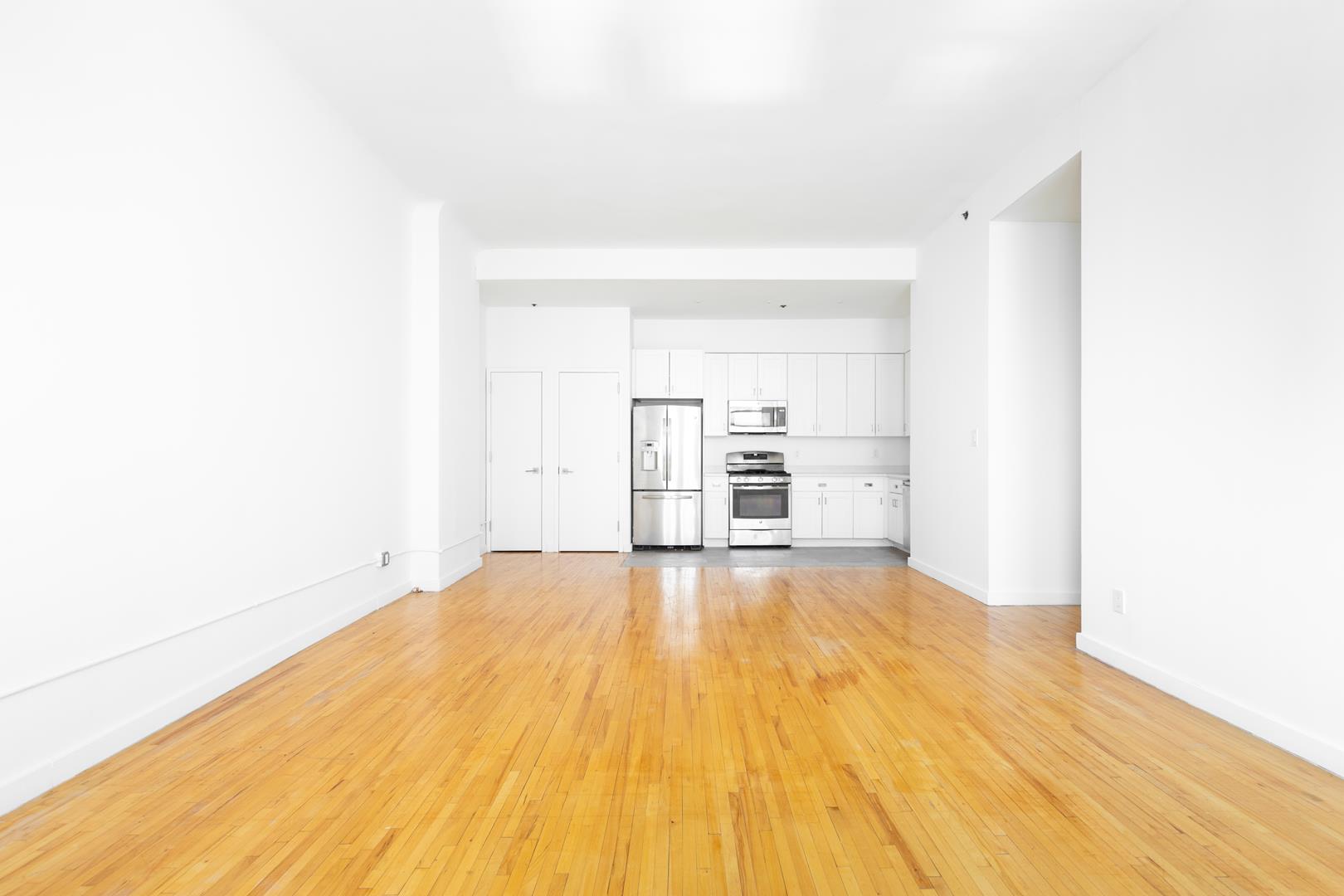 135 William Street 10-B, Lower Manhattan, Downtown, NYC - 4 Bedrooms  
2 Bathrooms  
5 Rooms - 