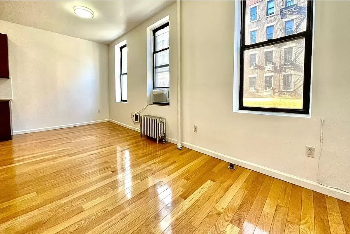 120 Madison Street 1, Lower East Side, Downtown, NYC - 1 Bedrooms  
1 Bathrooms  
2 Rooms - 