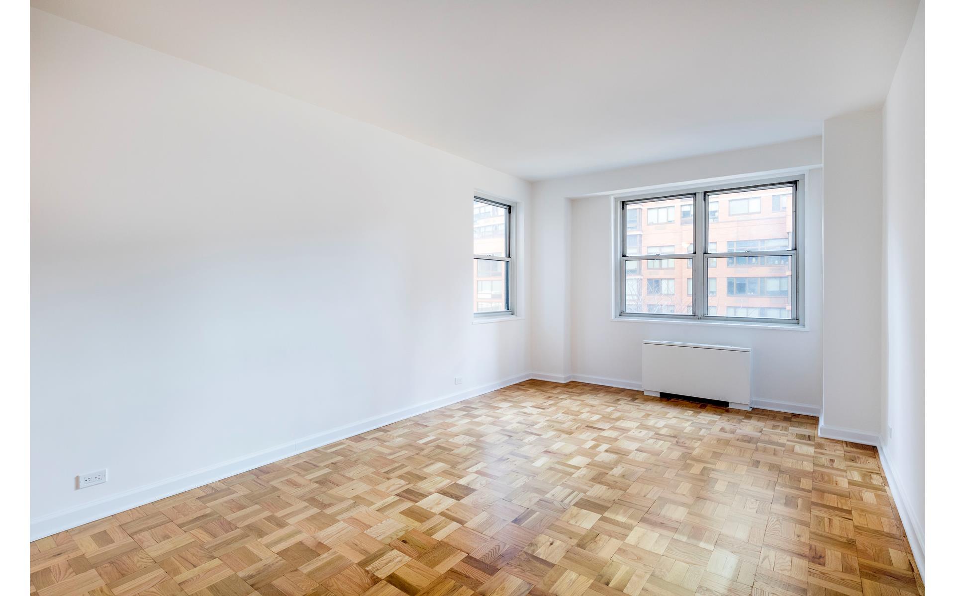 300 East 40th Street 5P, Murray Hill, Midtown East, NYC - 1 Bedrooms  
1 Bathrooms  
3 Rooms - 