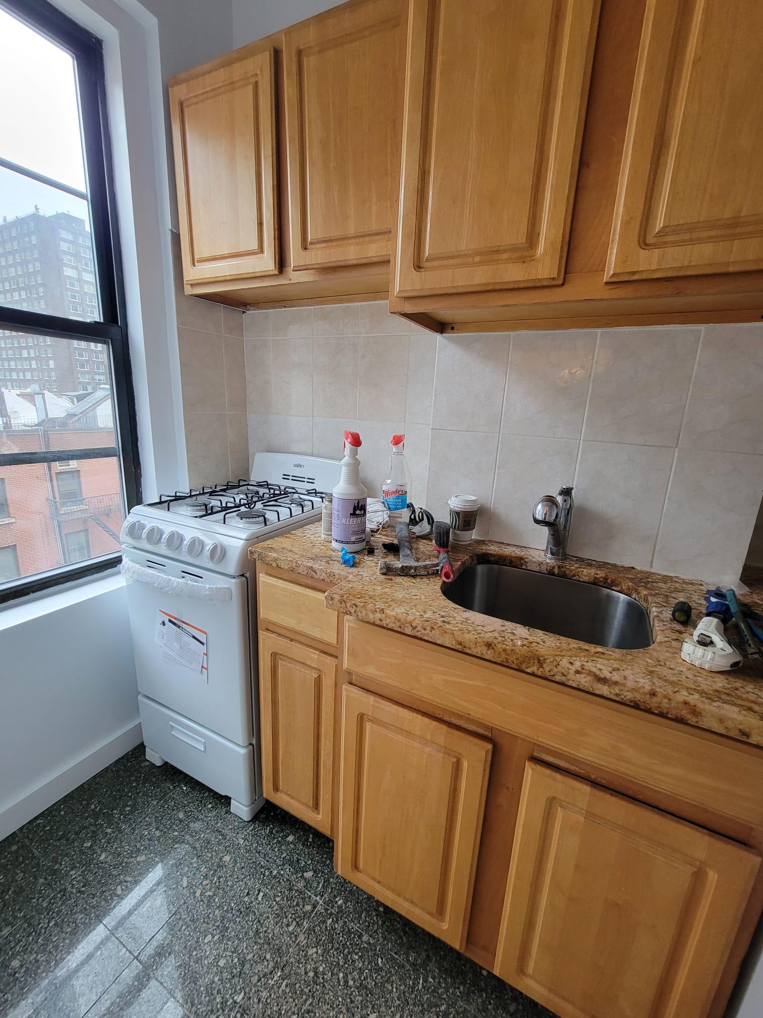 201 East 35th Street 7-E, Murray Hill, Midtown East, NYC - 1 Bedrooms  
1 Bathrooms  
3 Rooms - 