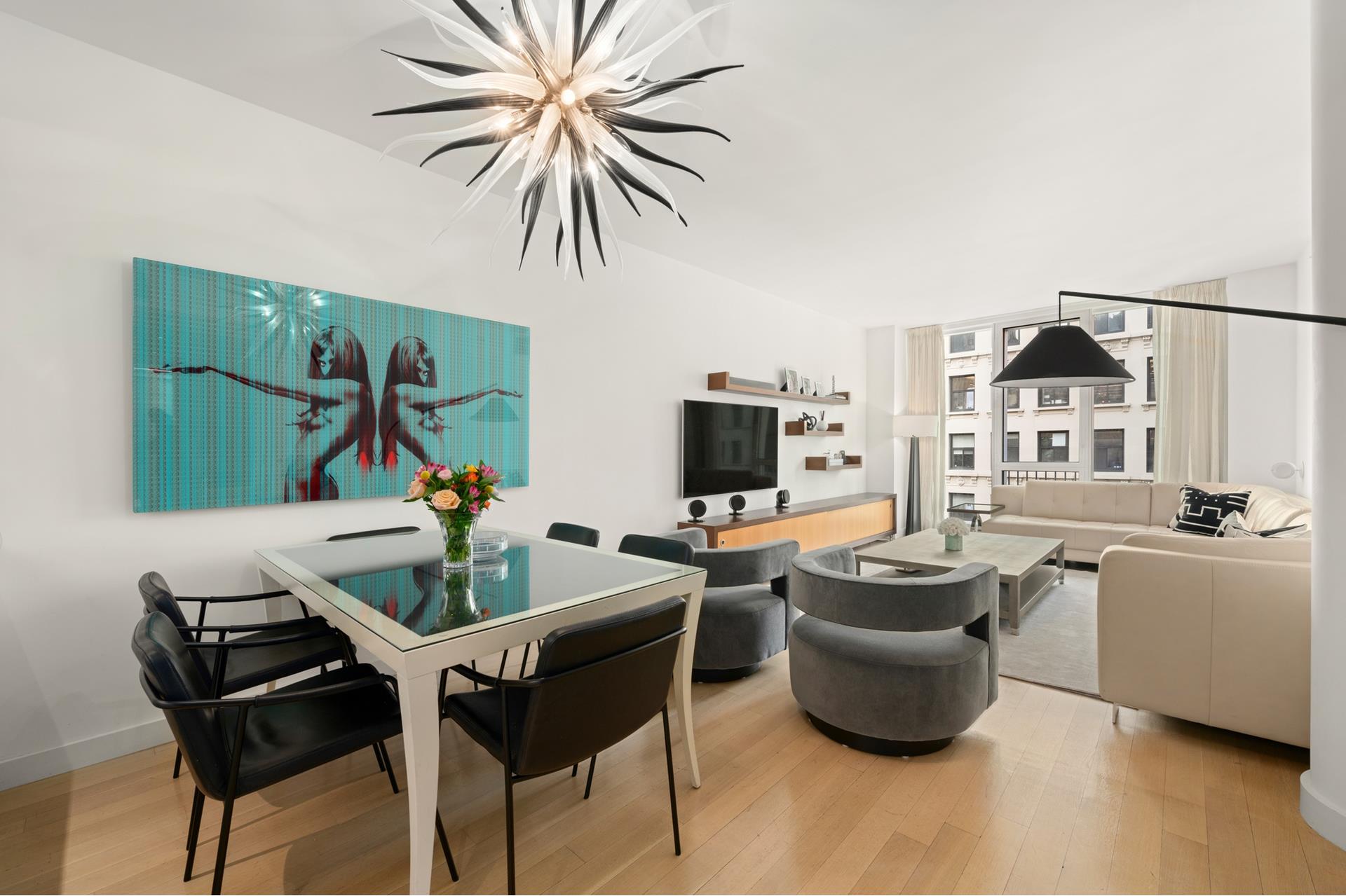 241 5th Avenue 8B, Nomad, Downtown, NYC - 3 Bedrooms  
3.5 Bathrooms  
6 Rooms - 
