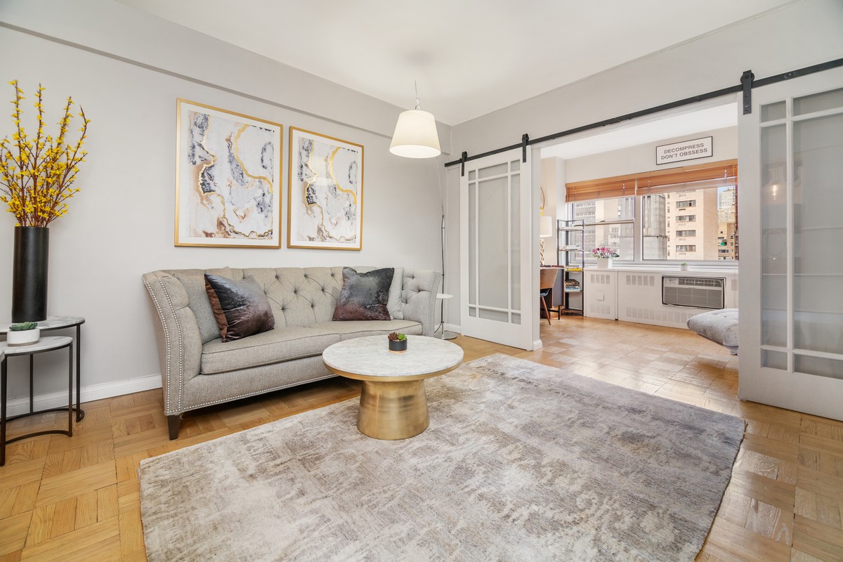 333 East 46th Street 8H, Turtle Bay, Midtown East, NYC - 1 Bedrooms  
1 Bathrooms  
4 Rooms - 