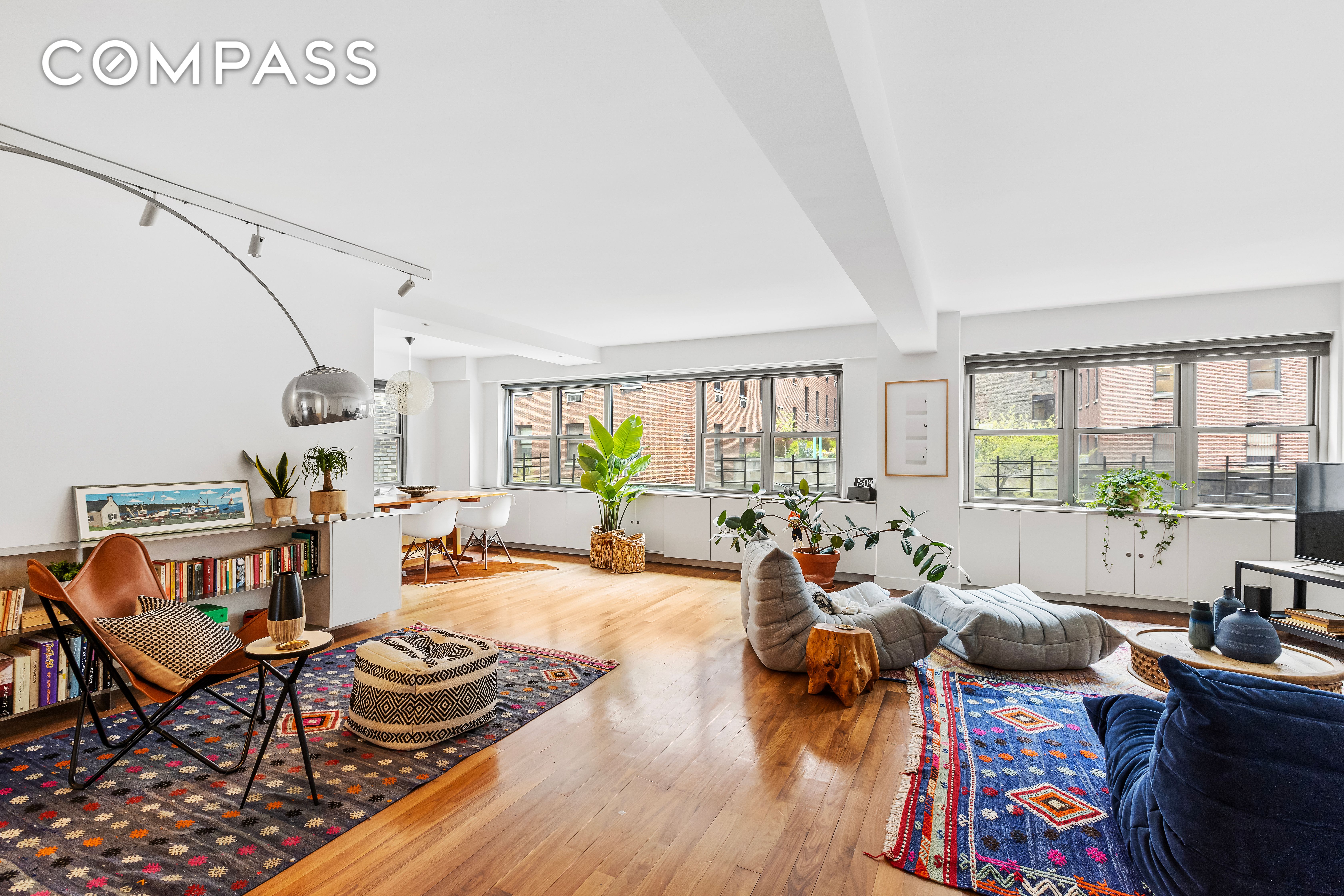 136 East 76th Street 6B, Upper East Side, Upper East Side, NYC - 4 Bedrooms  
3 Bathrooms  
8 Rooms - 