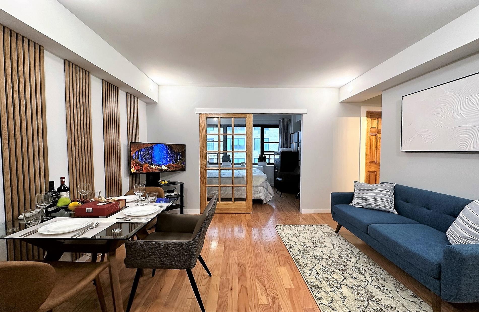 210 East 47th Street 8-B, Turtle Bay, Midtown East, NYC - 2 Bedrooms  
1 Bathrooms  
4 Rooms - 