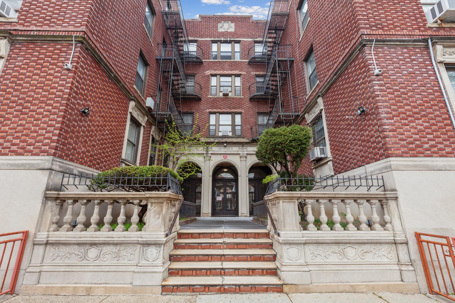 421 CROWN Street, New York, NY 11213, 1 Bedroom Bedrooms, 3 Rooms Rooms,1 BathroomBathrooms,Residential,For Sale,CROWN,RPLU-5122968566