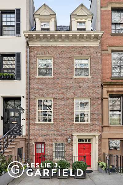246 East 68th Street, Lenox Hill, Upper East Side, NYC - 4 Bedrooms  
3.5 Bathrooms  
9 Rooms - 