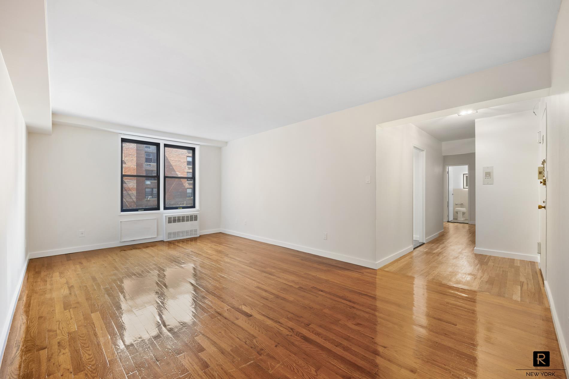 144-63 35th Avenue, Flushing, Queens, New York - 2 Bedrooms  
1 Bathrooms  
4 Rooms - 
