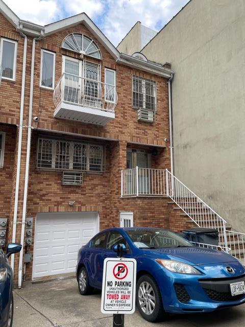 31-17 42nd Street, Astoria, Queens, New York - 3 Bedrooms  
2 Bathrooms  
5 Rooms - 