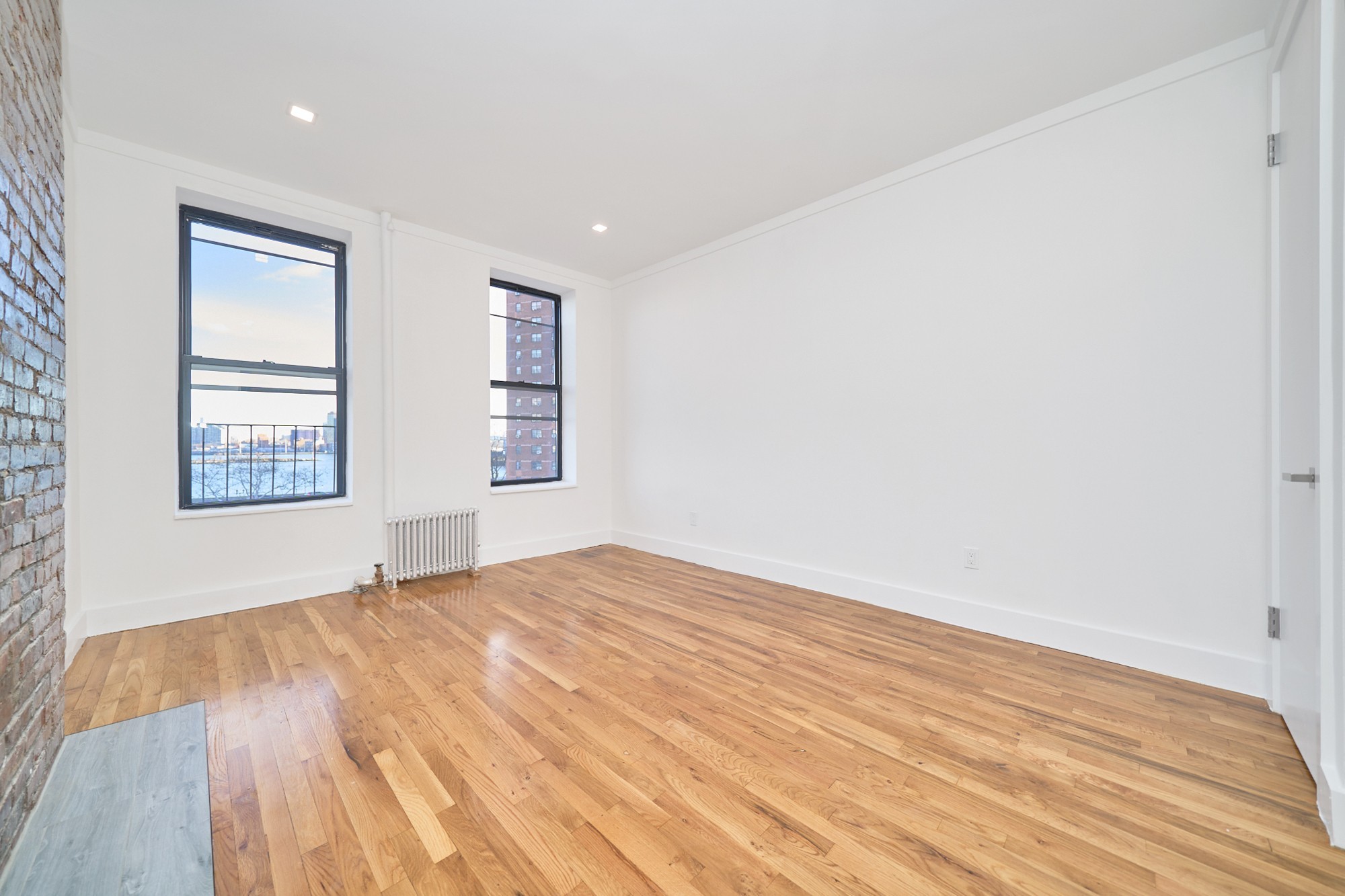 1843 1st Avenue 5N, Harlem, Upper Manhattan, NYC - 1 Bedrooms  
1 Bathrooms  
3 Rooms - 