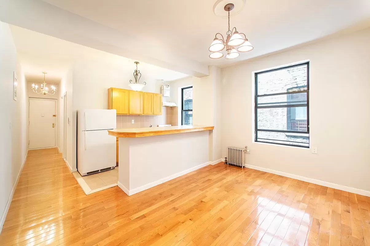 531 West 151st Street 32, Central Harlem, Upper Manhattan, NYC - 2 Bedrooms  
1 Bathrooms  
5 Rooms - 