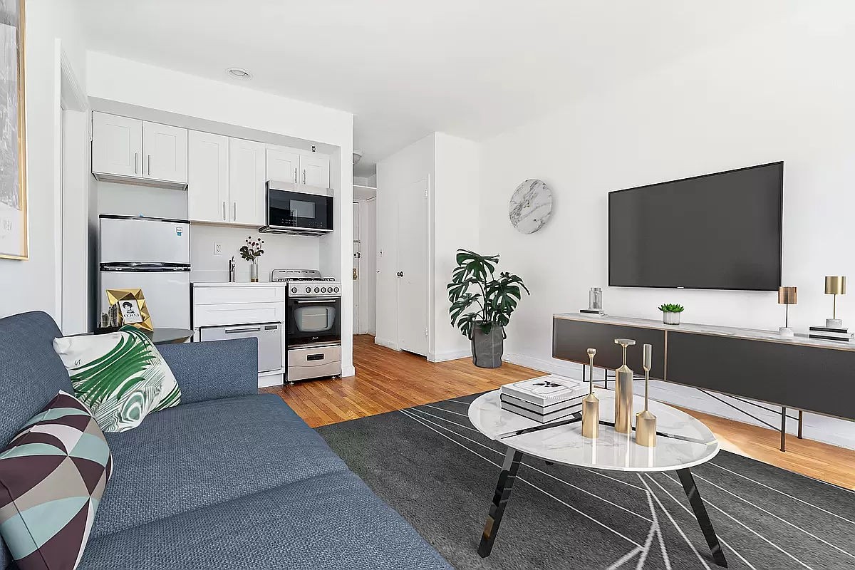329 West 14th Street B4, Chelsea, Downtown, NYC - 1 Bathrooms  
1 Rooms - 