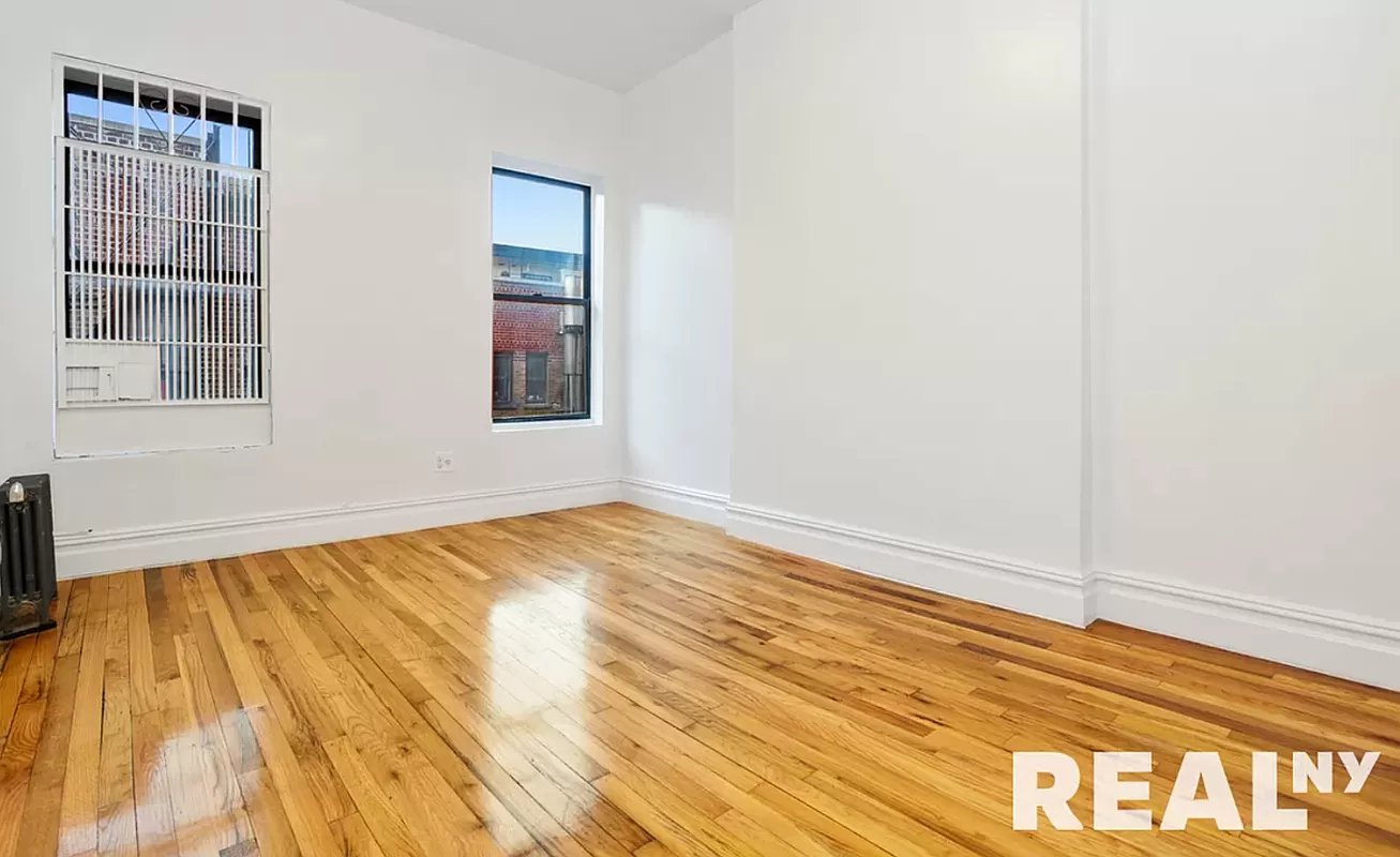 331 West 16th Street 13, Chelsea, Downtown, NYC - 2 Bedrooms  
1 Bathrooms  
3 Rooms - 