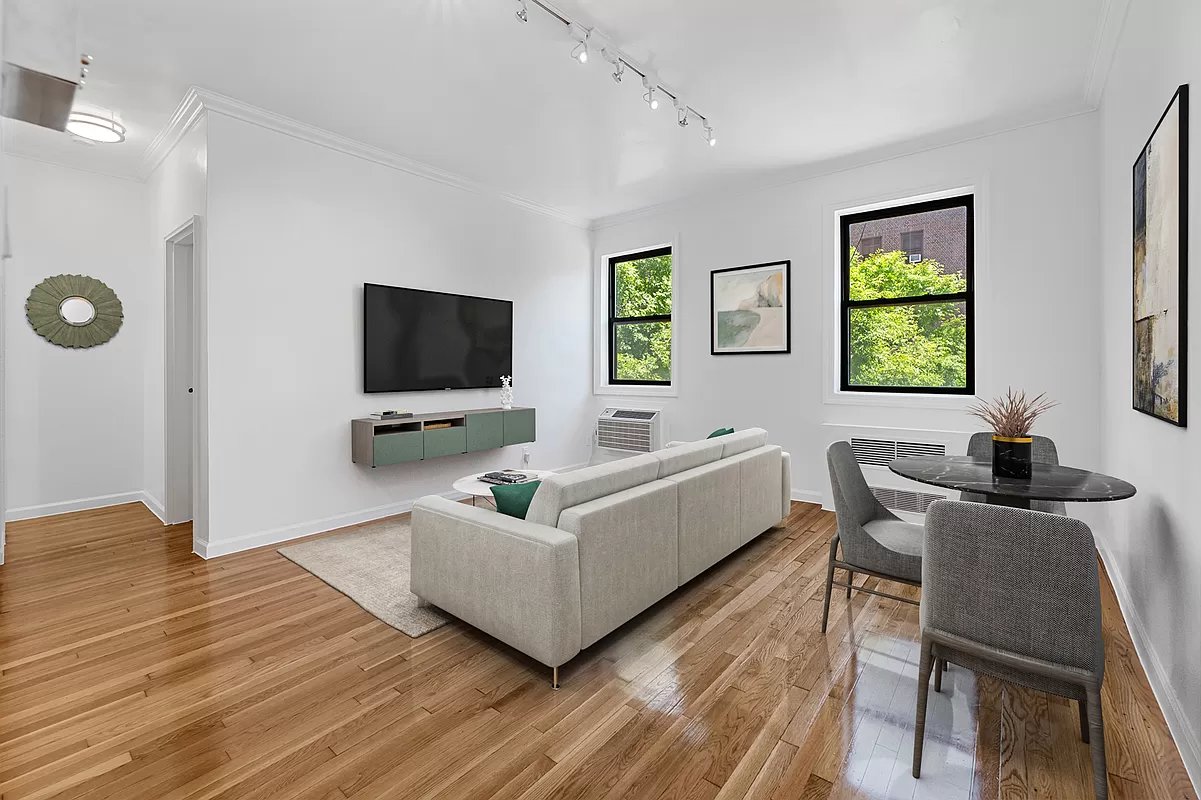 322 West 11th Street 14, West Village, Downtown, NYC - 3 Bedrooms  
1 Bathrooms  
4 Rooms - 